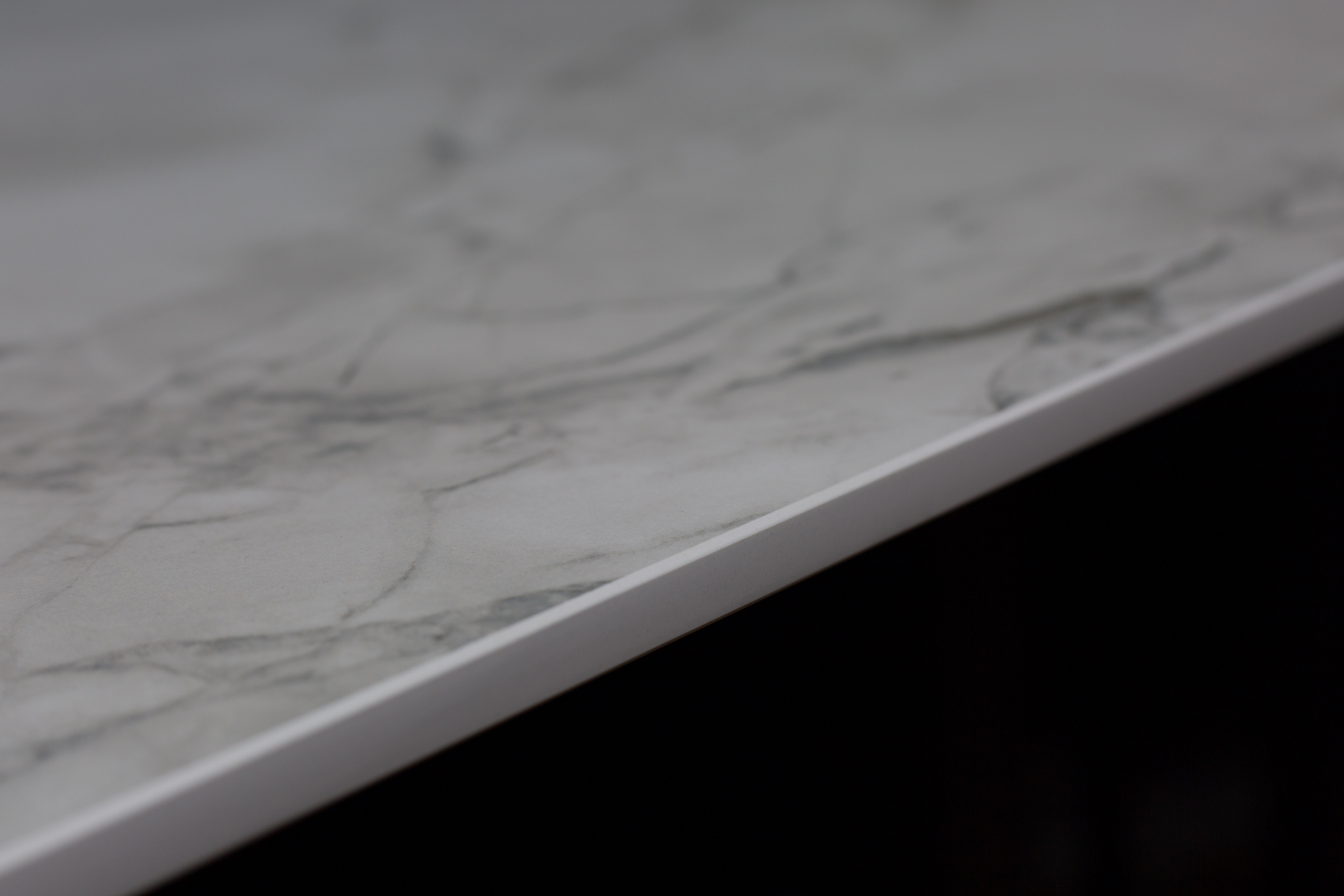 Portum Sintered Stone Standing Desk