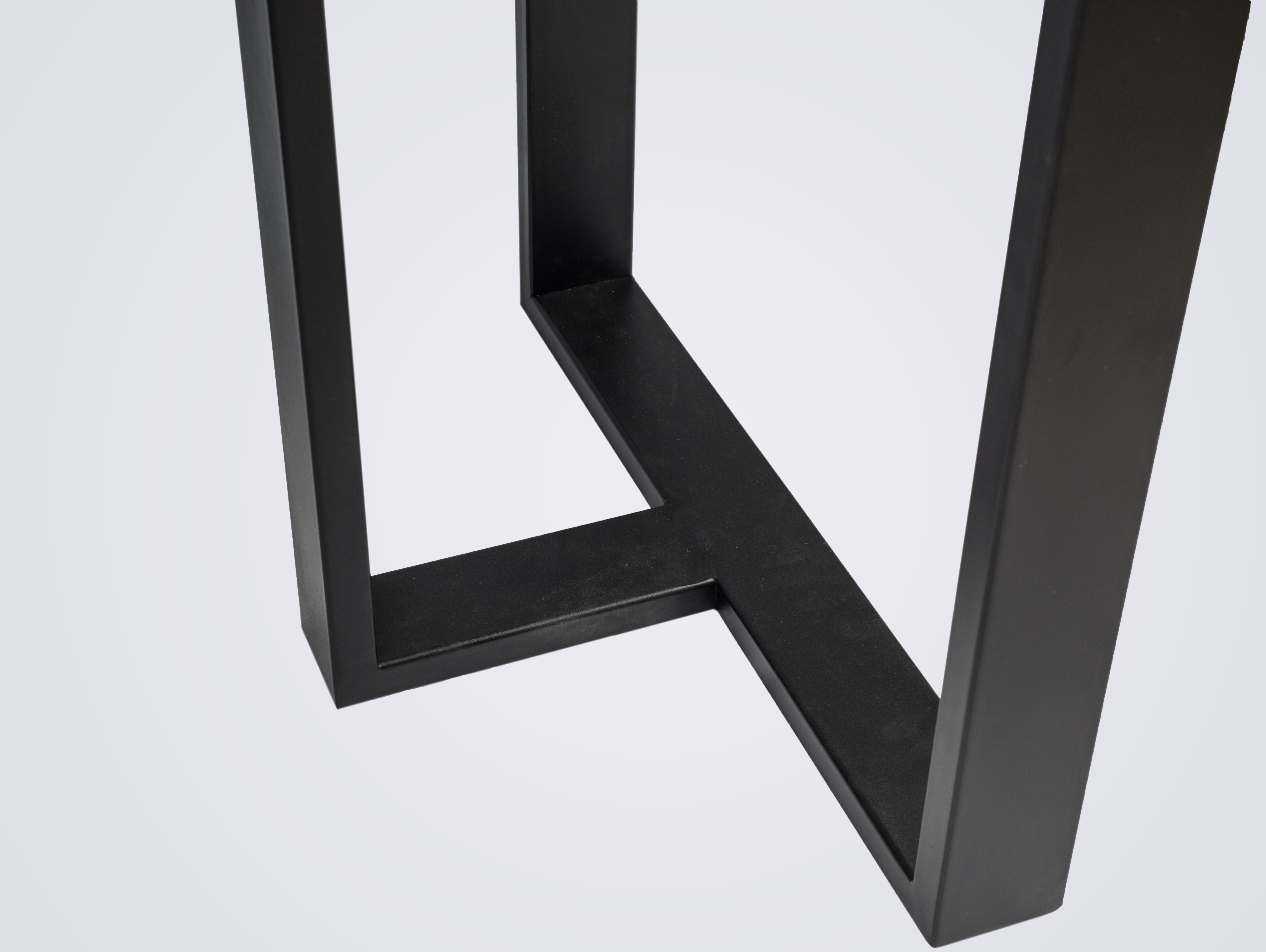 Crevasse Muro Quartz Dining Table