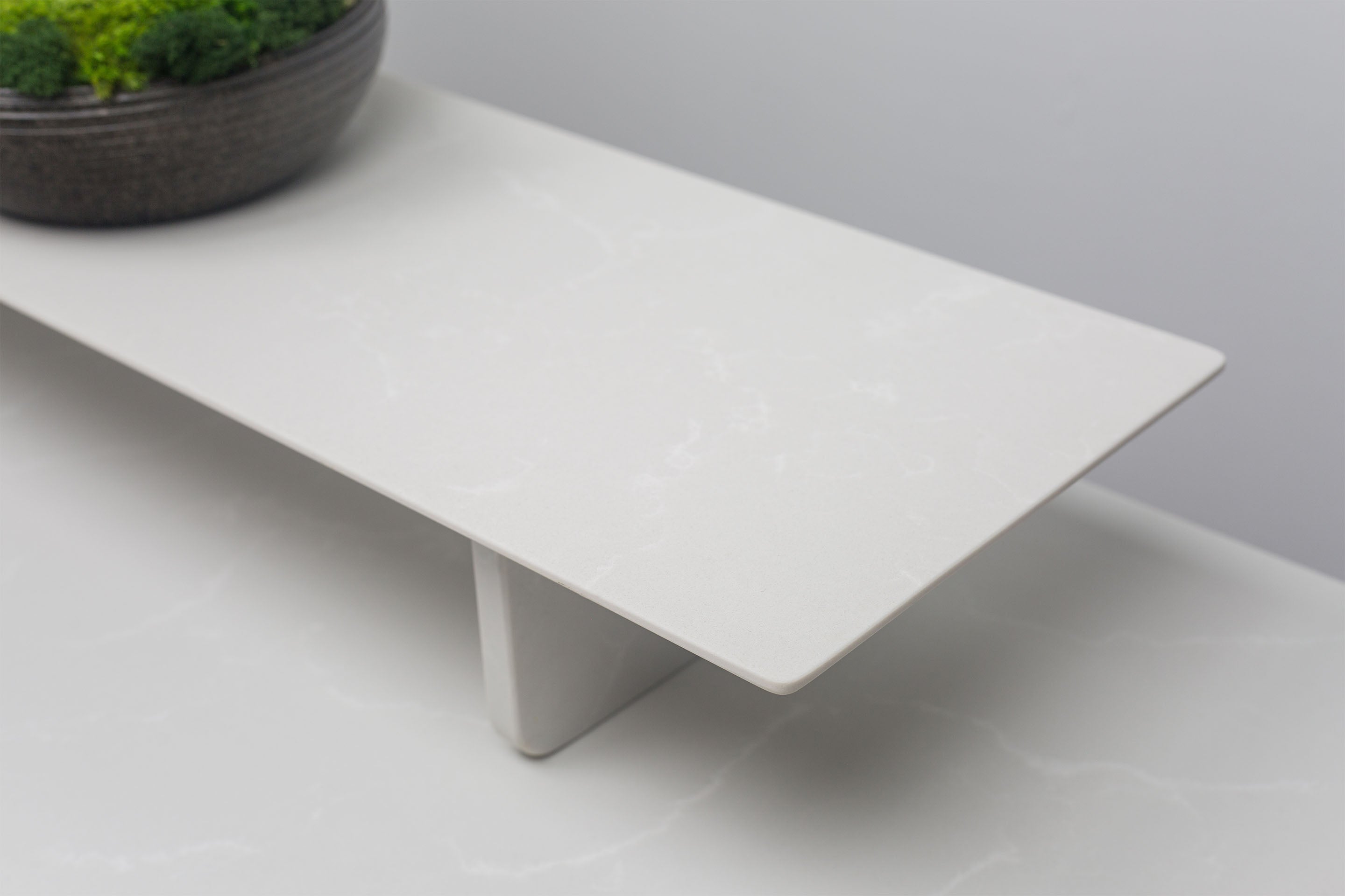 Velare Fila Quartz Desk Shelf